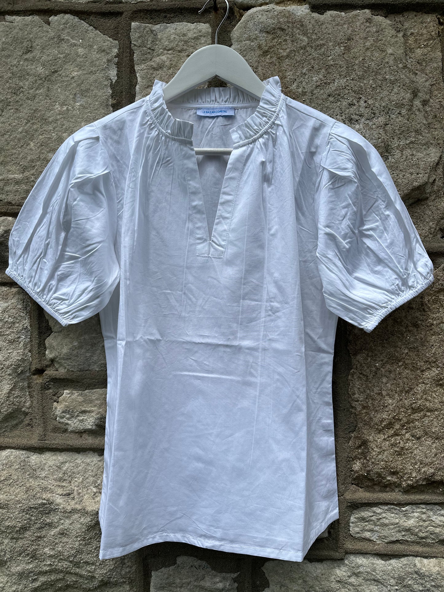 Daphne Blouse, Sel