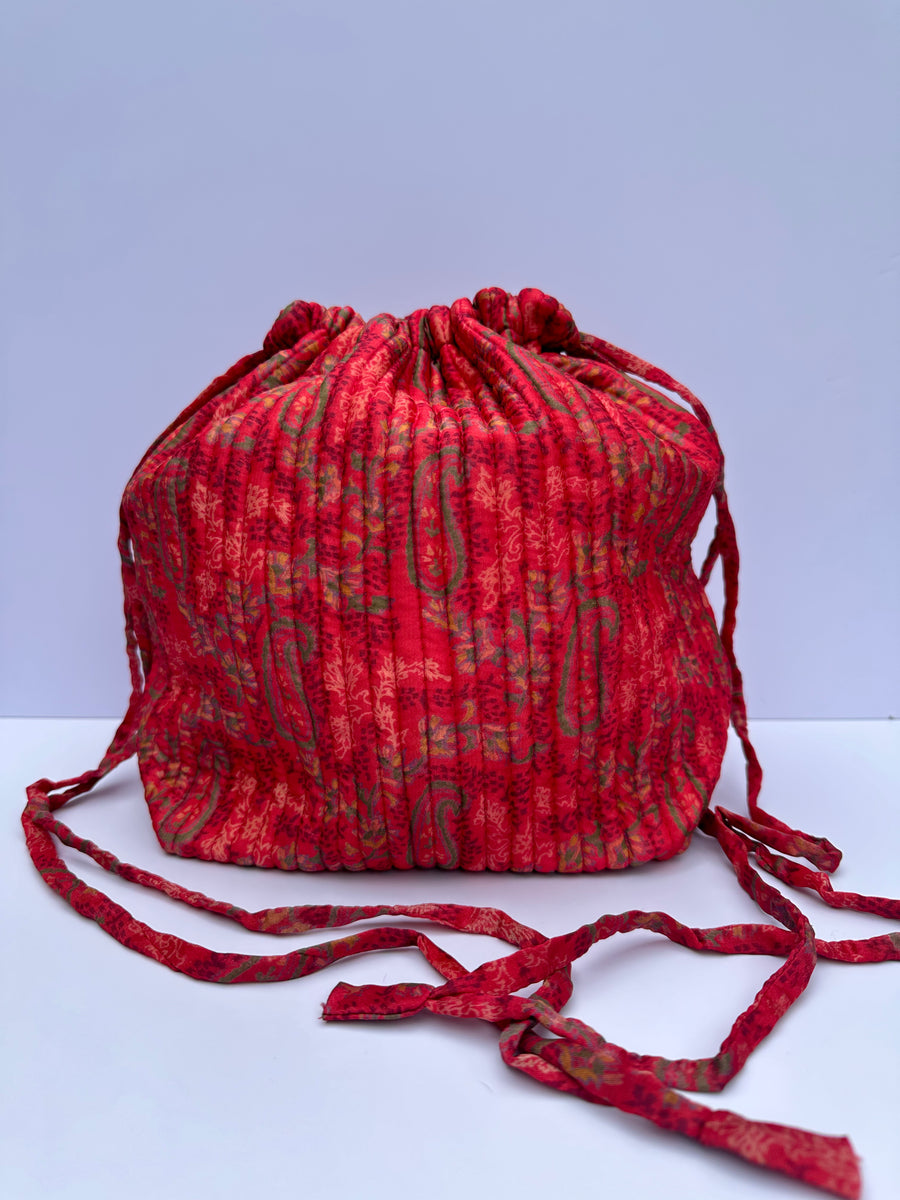 Luxury Slouch Bag - Crisp Apple Red Paisley