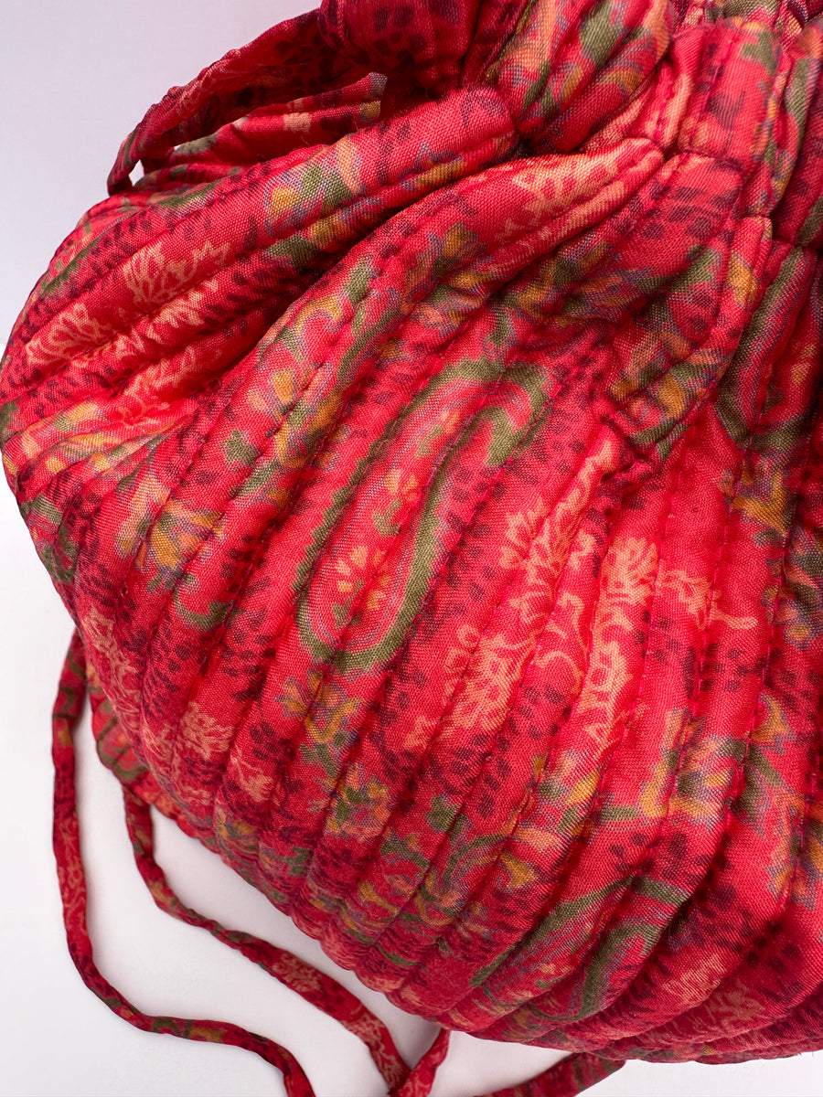 Luxury Slouch Bag - Crisp Apple Red Paisley