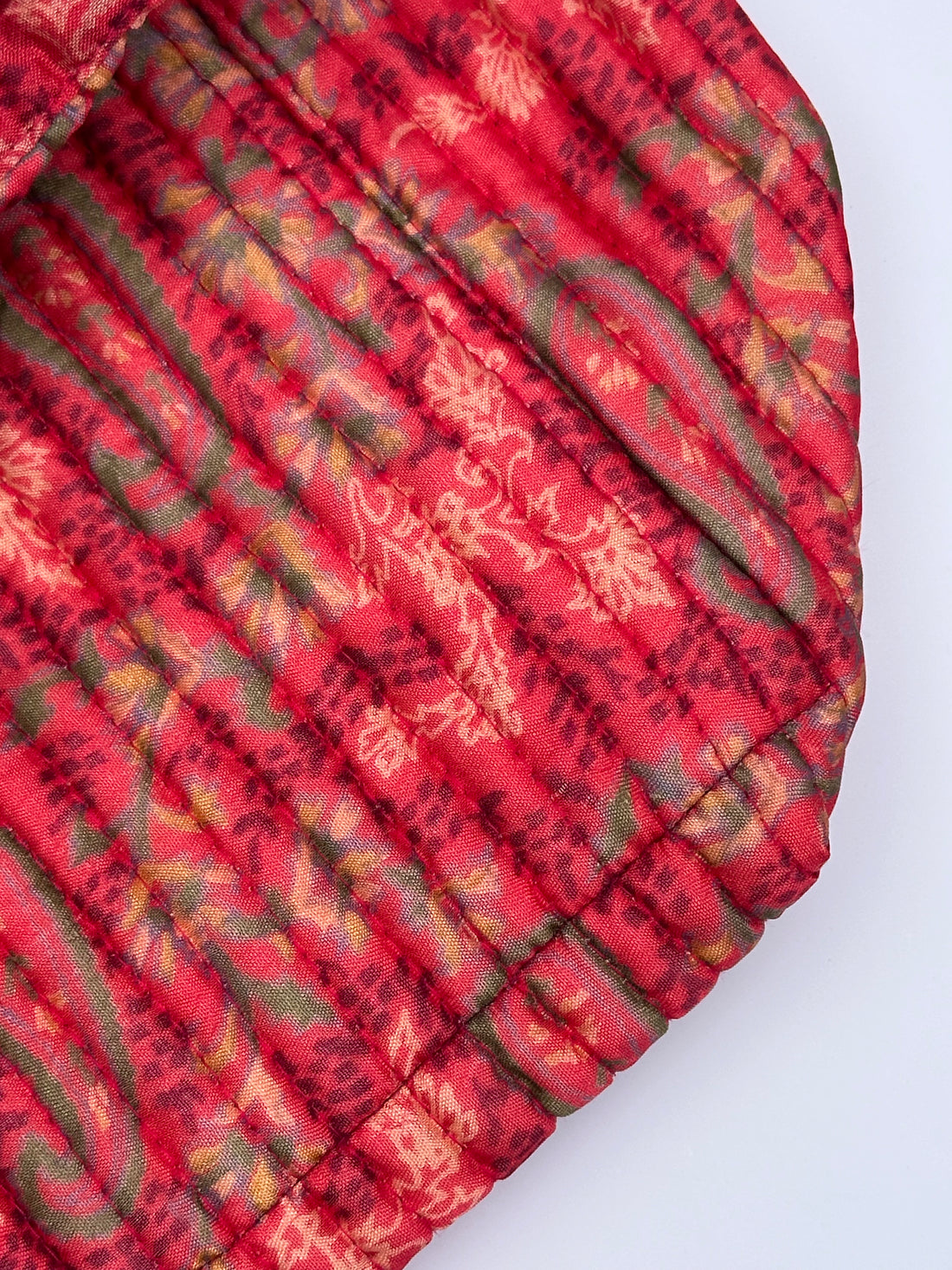 Luxury Slouch Bag - Crisp Apple Red Paisley