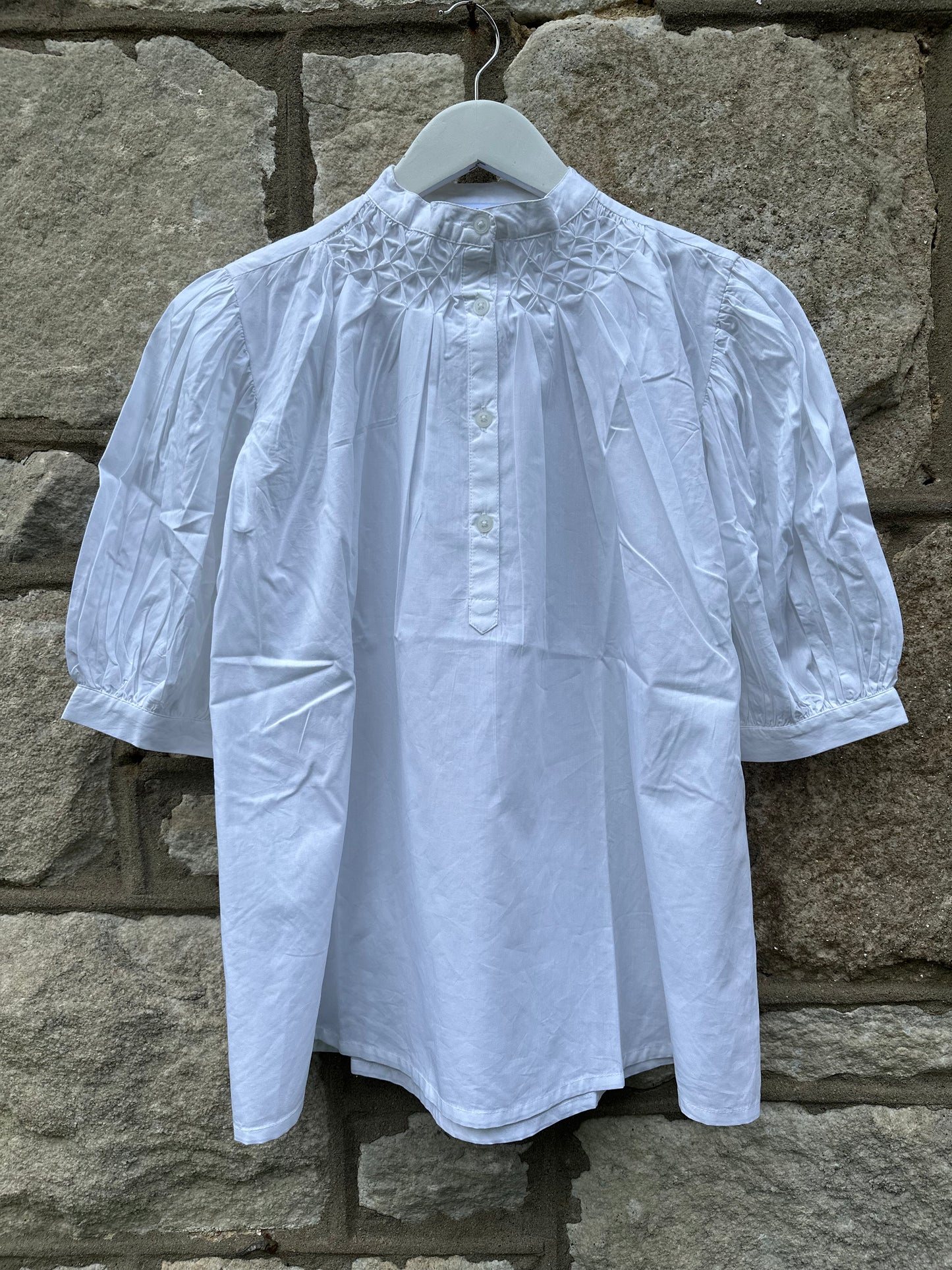 Eloise Blouse, Sel